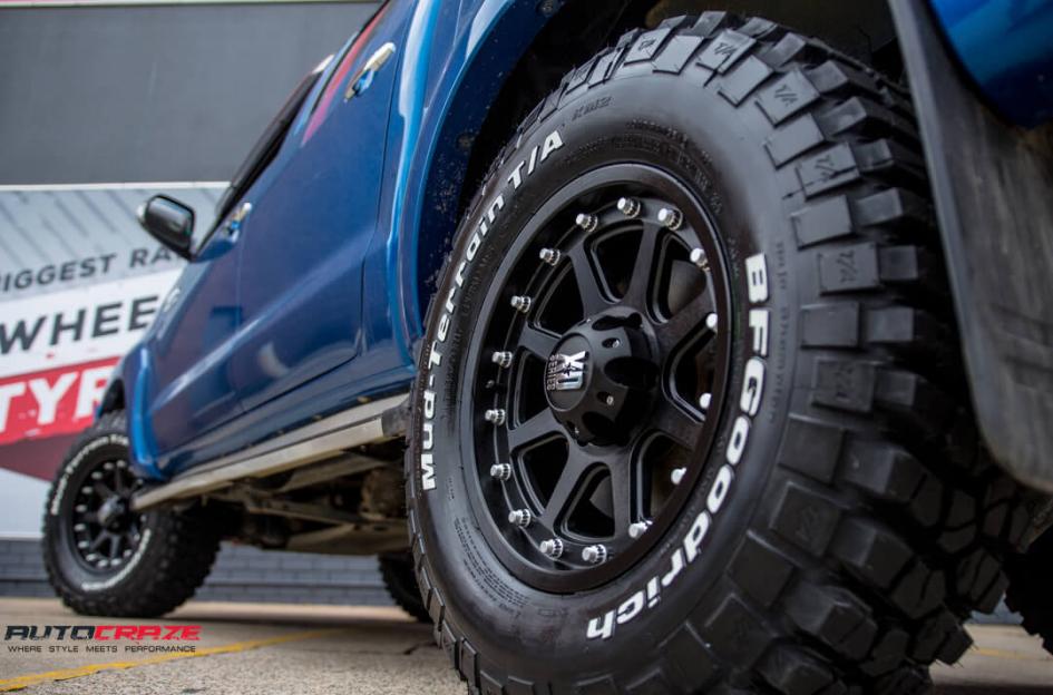 TOYOTA HILUX N70 4WD ADDICT MATTE BLACK